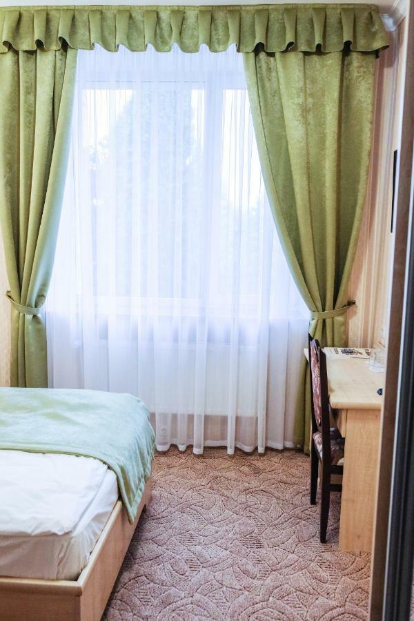 Оздоровчий Комплекс Гайки Заїзд Провулок Сухий Яр 12 Hotel Житомир Екстериор снимка